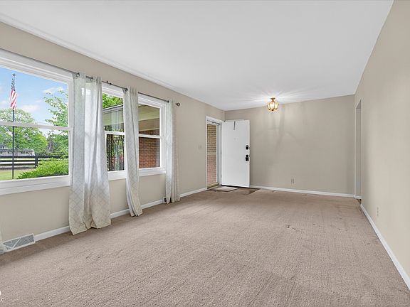 4th image of 16566 N Gray Rd