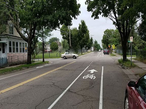 5th image of 564 Western Ave N