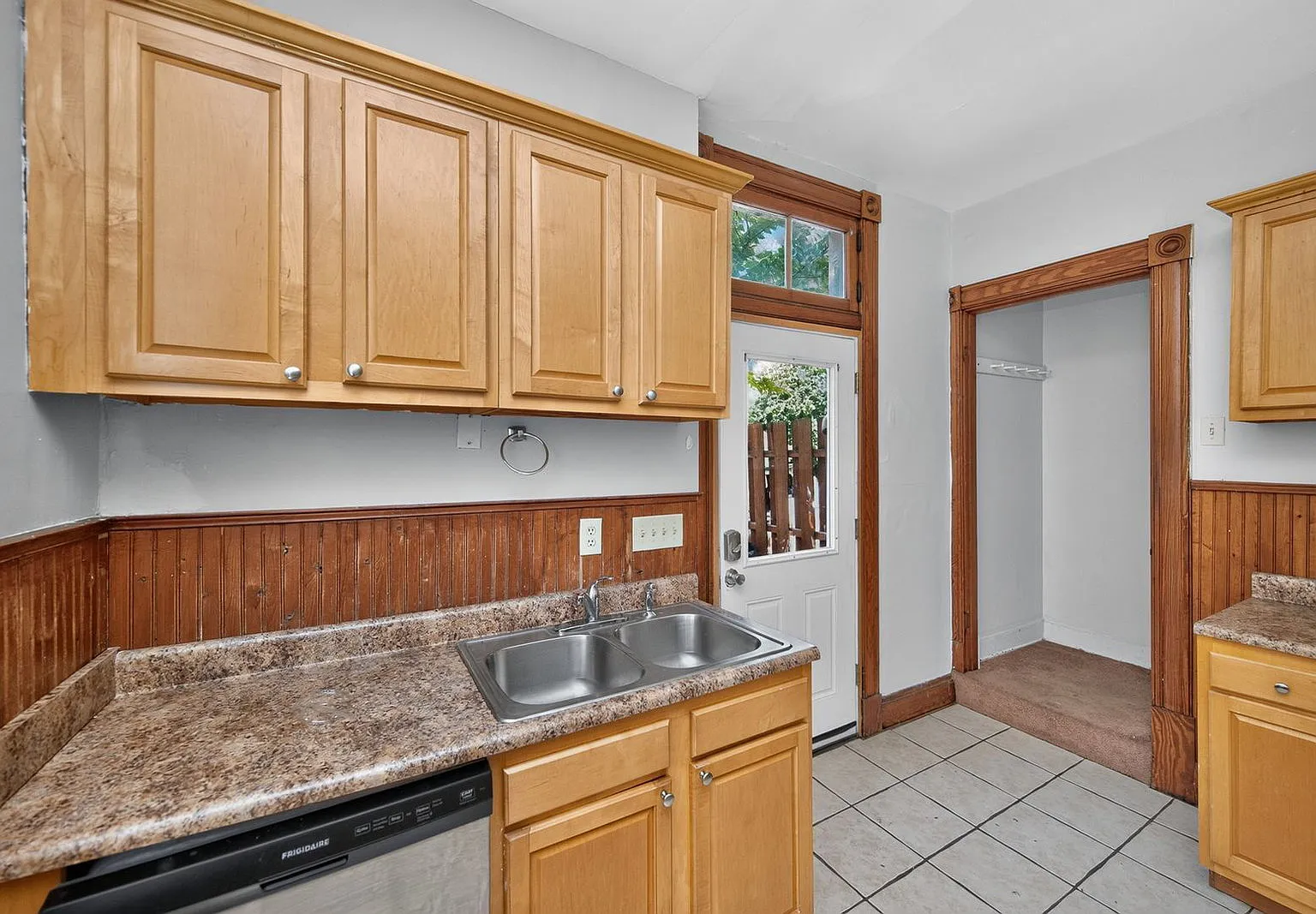 3 bed, 2.0 bath, $2,195 — Photo 4
