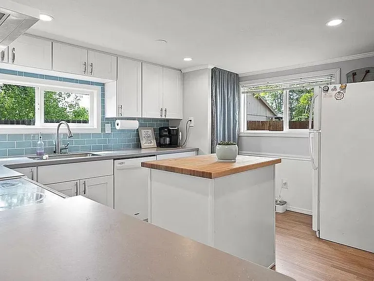 402 Snow Ave — Photo 5