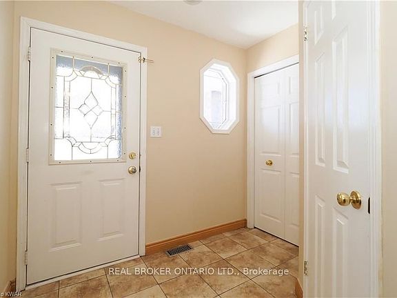 2nd image of 258 Inverhuron Cres #A