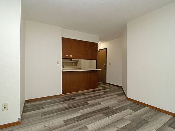 5th image of 1526 9th Ave S #206