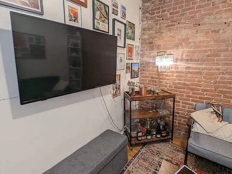 129 Lexington Ave #6 — Photo 3
