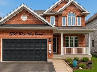 1165 Klondike Rd, Ottawa, ON K2W1C8