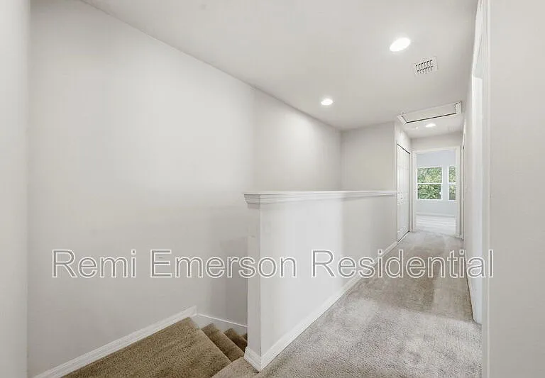 1096 Pavia Dr — Photo 24