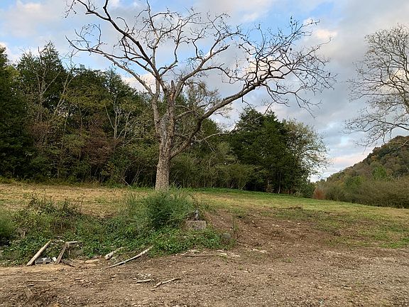 4th image of 115 Stone Ln