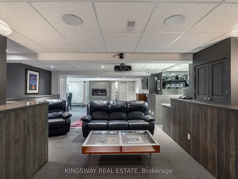 166 High Park Ave — Photo 35