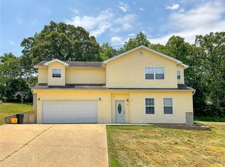 305 Village Pl, Warsaw, MO 65355