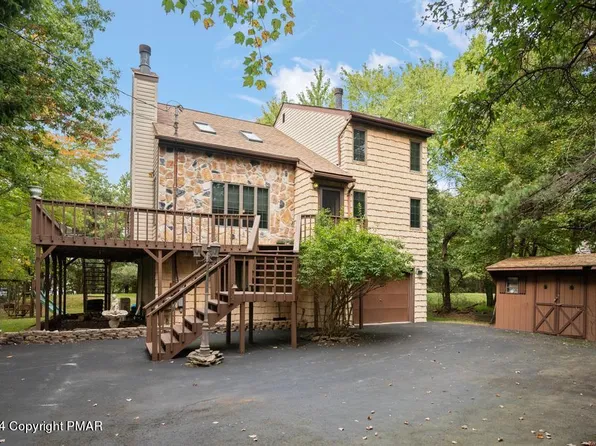 1265 Clover Rd, Long Pond, PA 18334