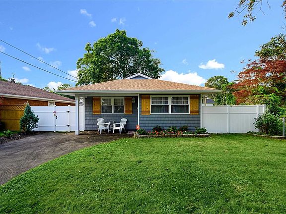 2nd image of 90 Manor Dr