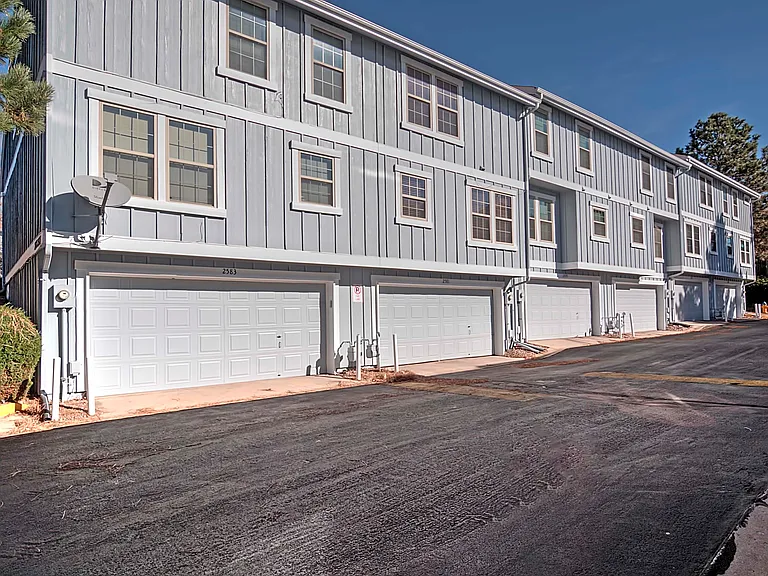 2581 Hatch Cir #2581 — Photo 15
