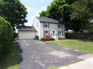 21 Brooklawn Dr, Rochester, NY 14618