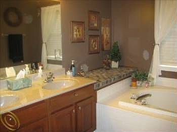 3rd image of 8535 Eastway Dr