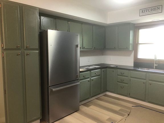  Pantry in spacious kitchen 