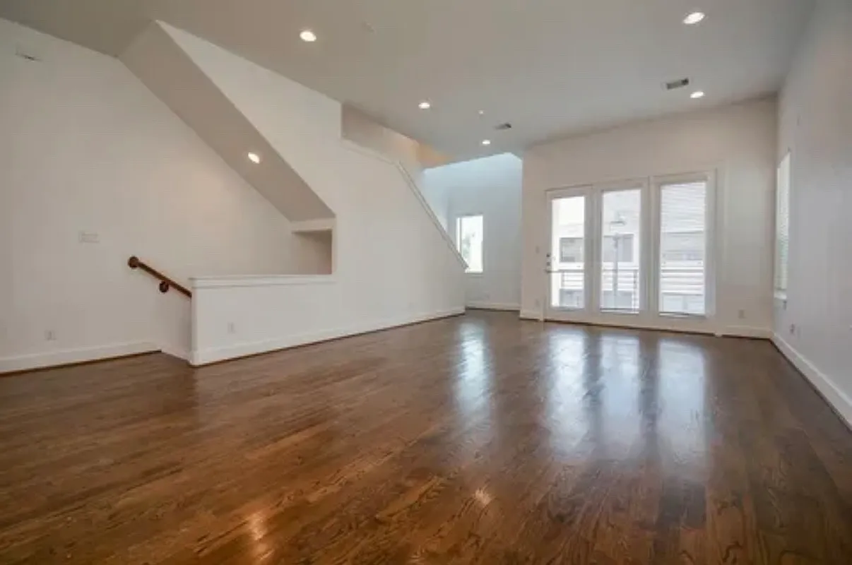 3 bed, 3.5 bath, 2314 sqft, $4,000 — Photo 2