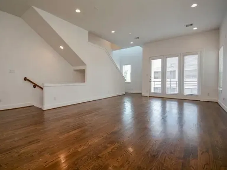 1412 McIlhenny St — Photo 2