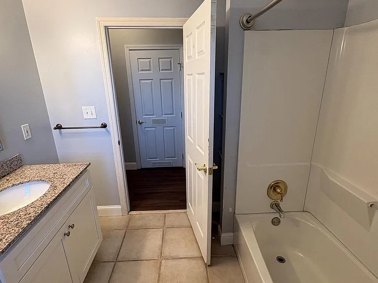 1300 Kings Hwy #1 — Photo 11