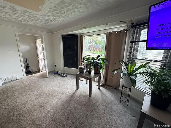 5th image of 9255 Artesian St