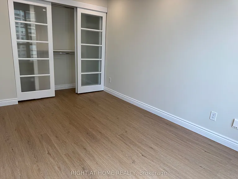 2287 Lake Shore Blvd W #906 — Photo 12