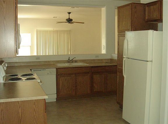 2nd image of 17149 W Saguaro Ln