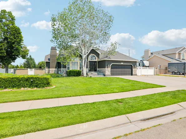 9567 S Misty Oaks Cir, South Jordan, UT 84095