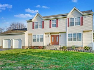 6 Rizzo Ct, Howell, NJ 07731