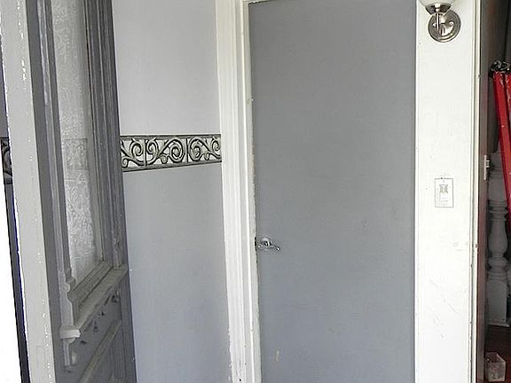 3rd image of 155 Wellington St S #1