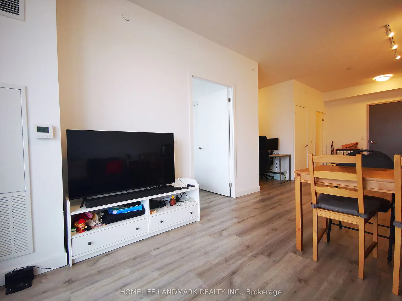 2 bed, $2,350 — Photo 4
