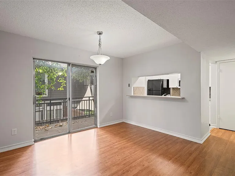 4020 Holland Ave #202 — Photo 4