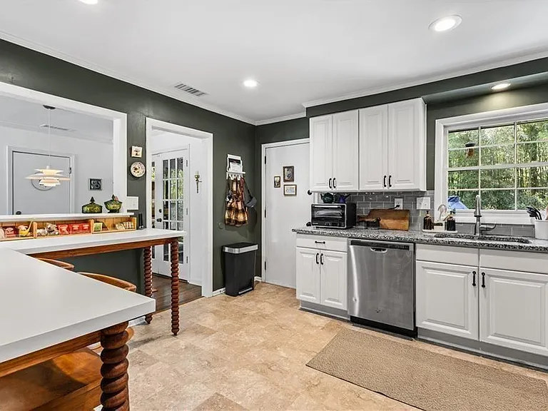 2859 Concord Dr — Photo 12