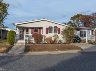 587 Starlight Ln, Williamstown, NJ 08094