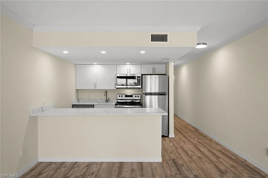 1 bed, 1.0 bath, 592 sqft, $2,000 — Photo 1