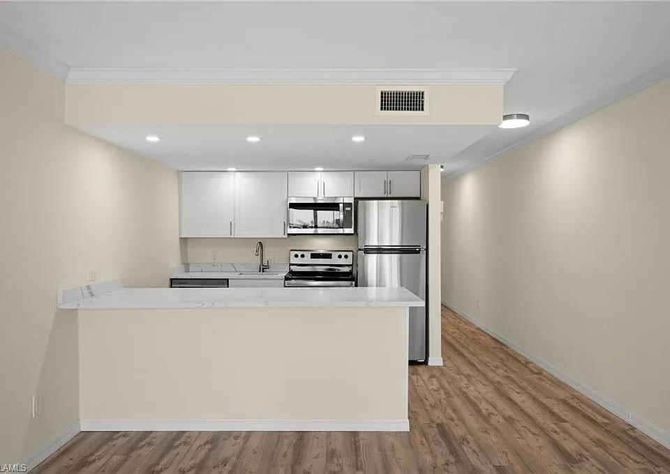 260 Southbay Dr #207