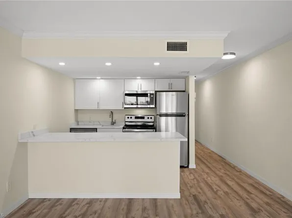 260 Southbay Dr, Naples, FL