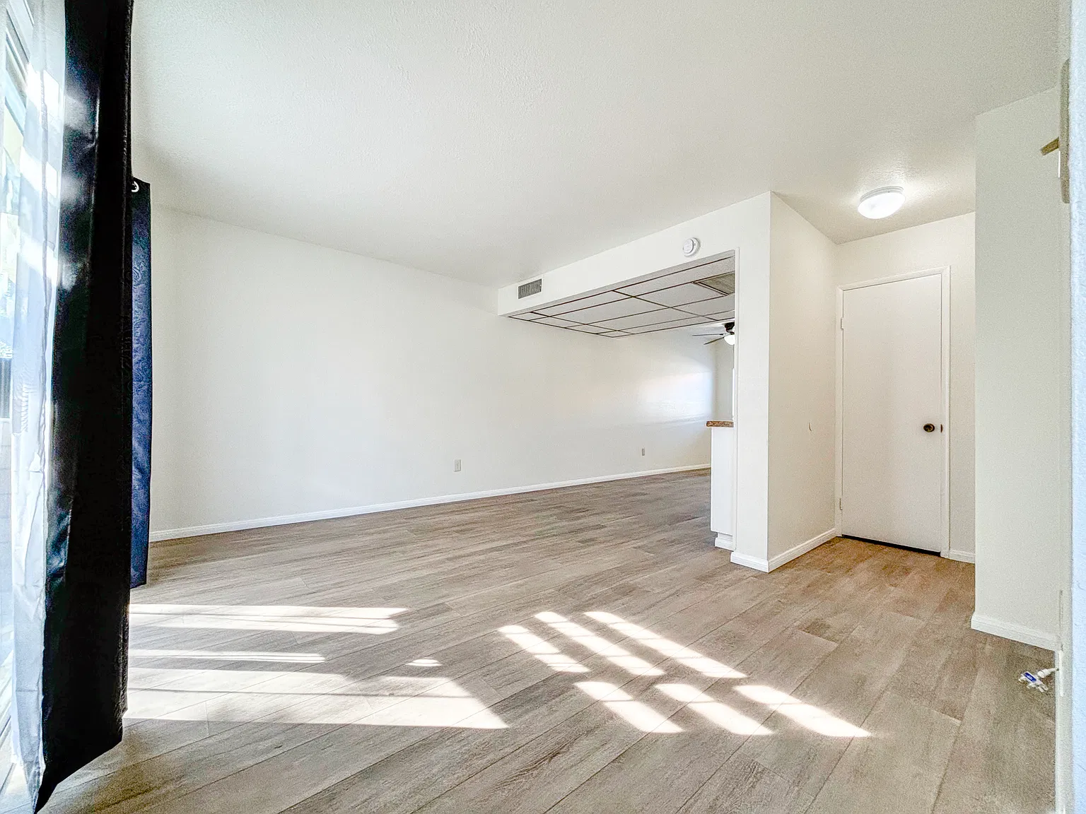 2 bed, 1.5 bath, 1050 sqft, $1,825 — Photo 4