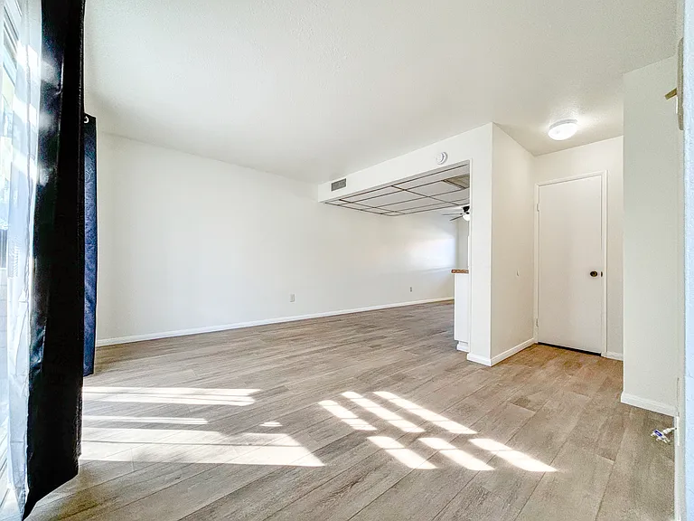 40215 Harris Ln #105 — Photo 4