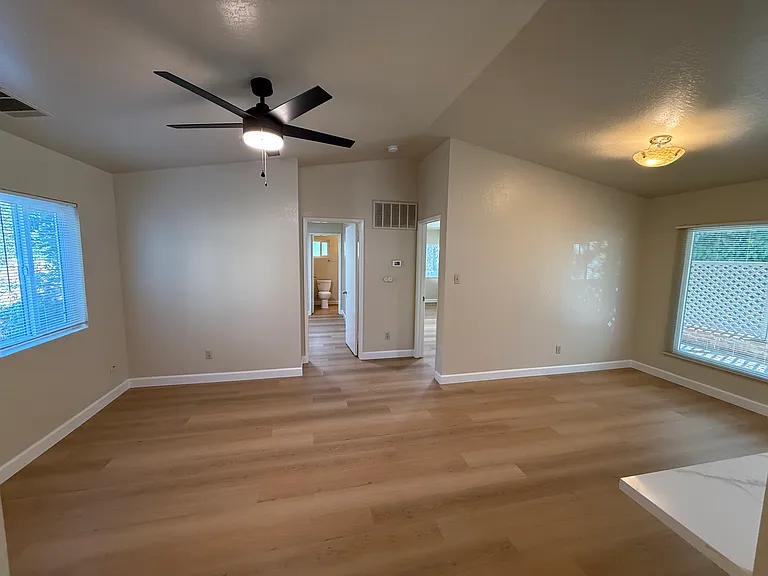 1010 Figueroa St #2 — Photo 5
