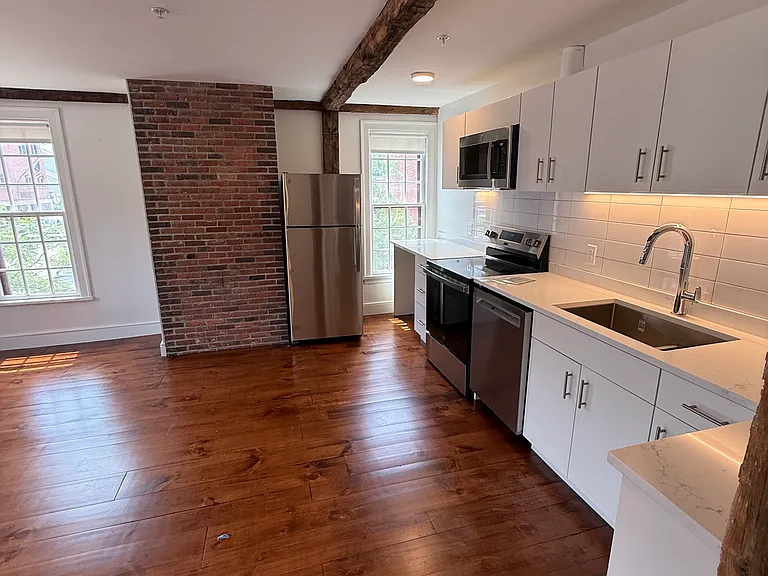 203 S Main St #2B — Photo 3