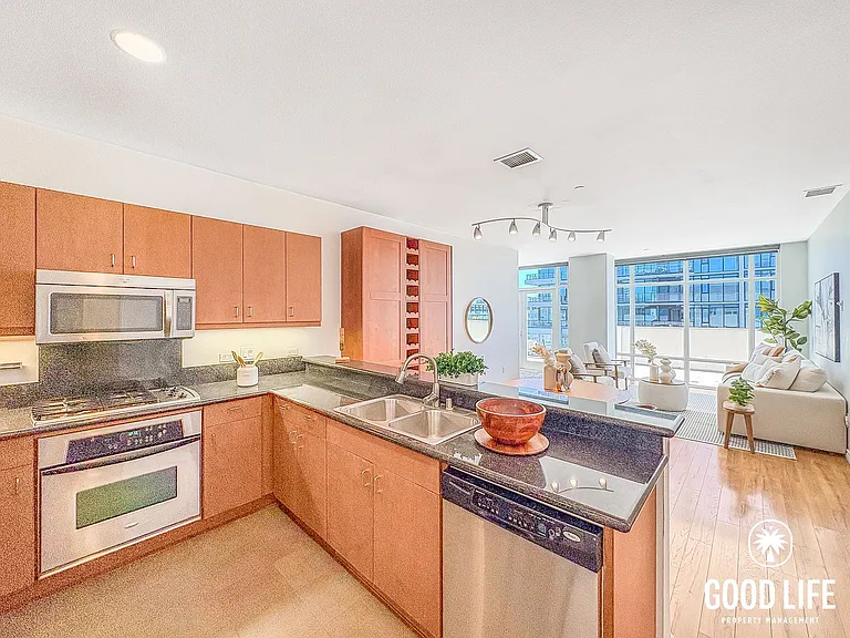 875 G St #804 — Photo 3