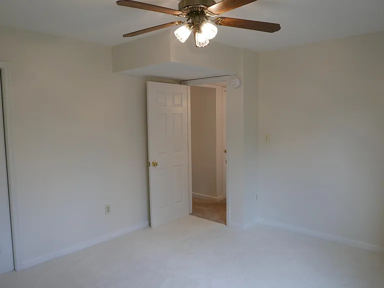 4725 Amber Ridge Ct — Photo 32