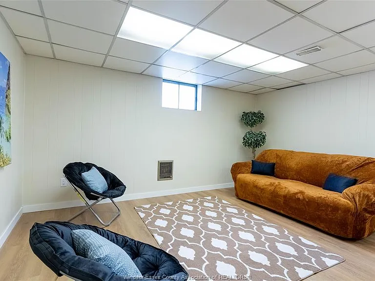 760 Wallace Ave — Photo 18