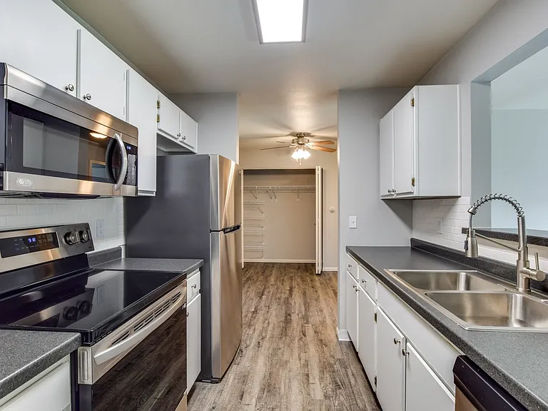 Rosewood Villas - Senior — Photo 4