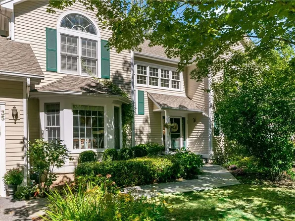 35 Old Town Crossing, Mount Kisco, NY 10549