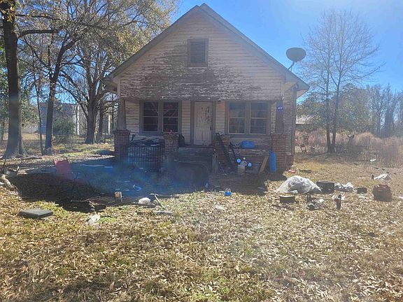 3rd image of 527 County Road 4212