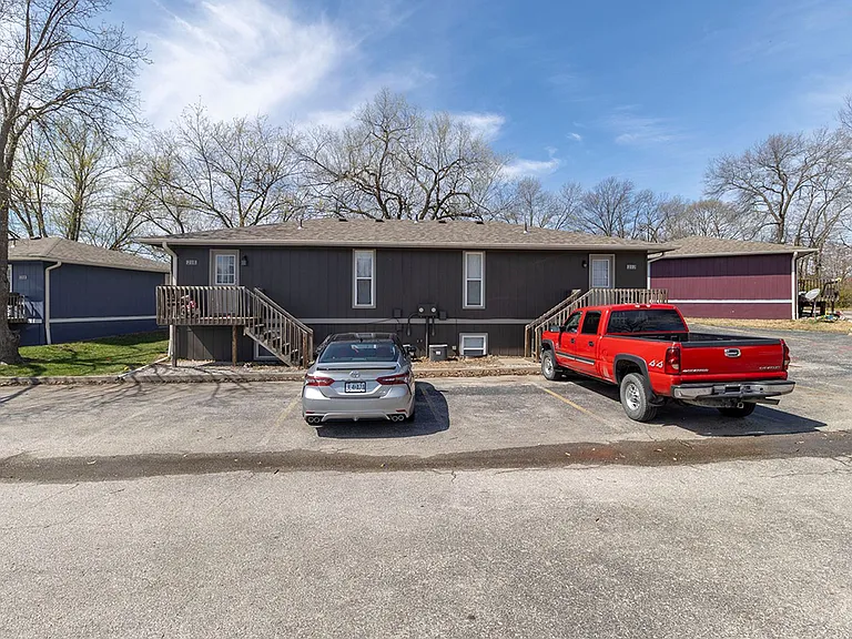 210 Wheaton Ct — Photo 33