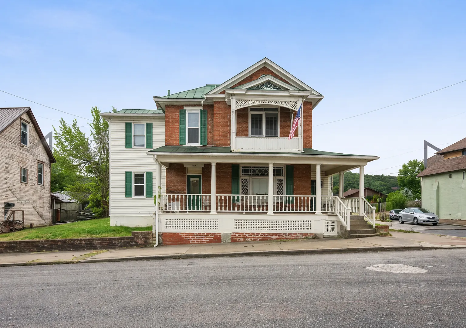 708 East High Street — Photo 2