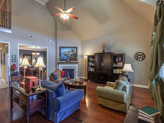 4th image of 2909 Blossom Park Dr