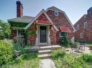 1016 Nottingham Rd, Grosse Pointe Park, MI 48230