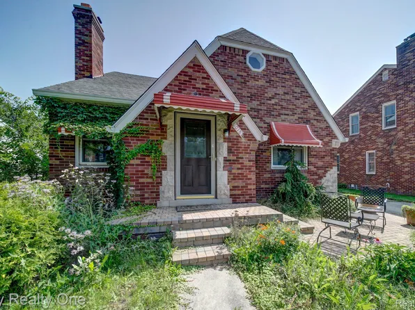 1016 Nottingham Rd, Grosse Pointe Park, MI 48230