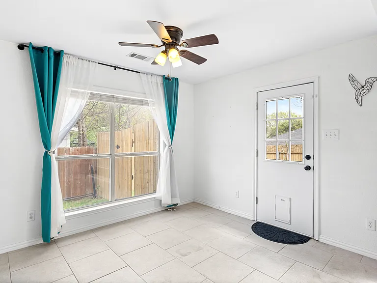 1011 Ridgecrest Dr — Photo 12